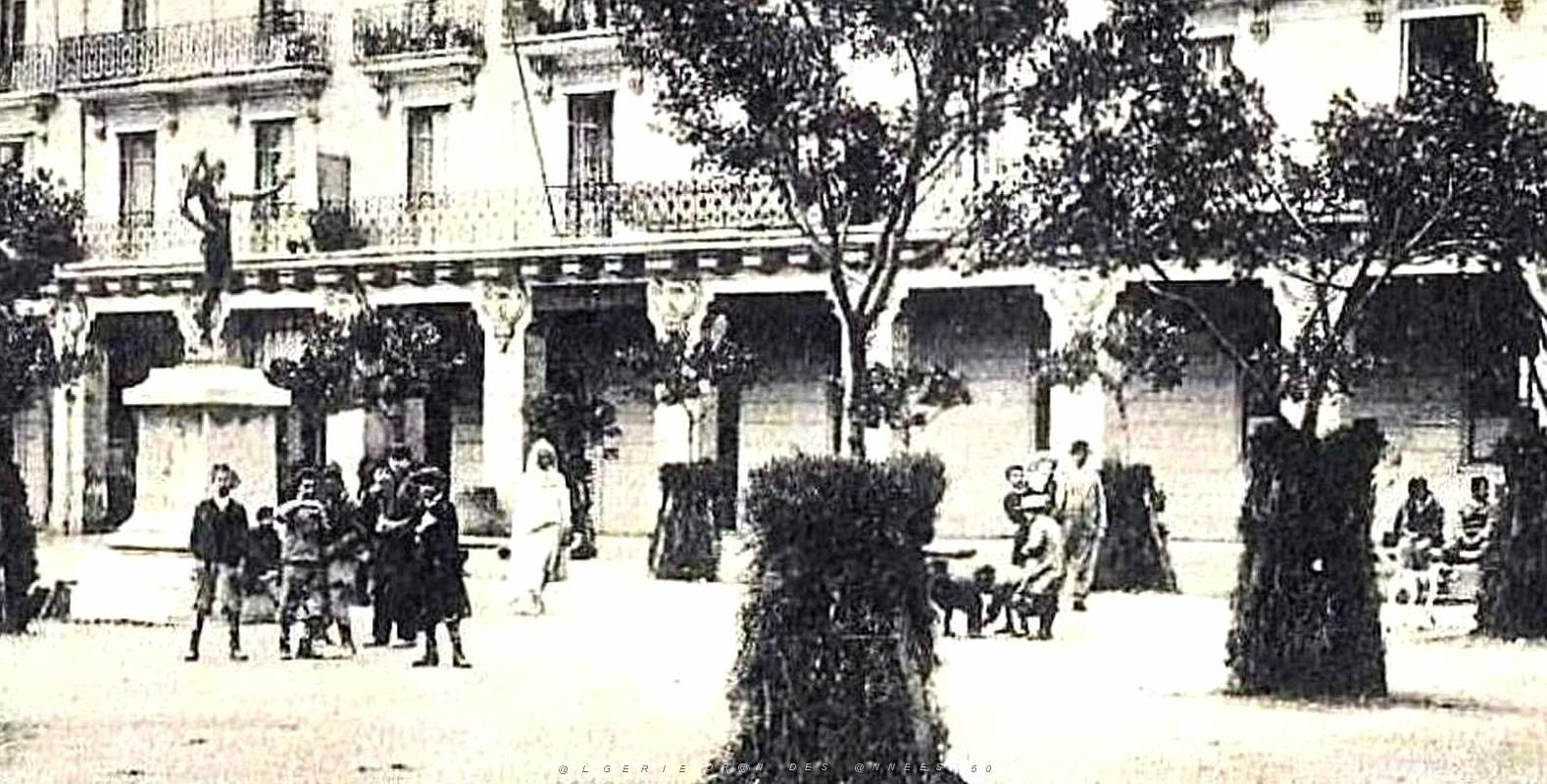 675- Bougie - La Poste et Maison Martel2.jpg